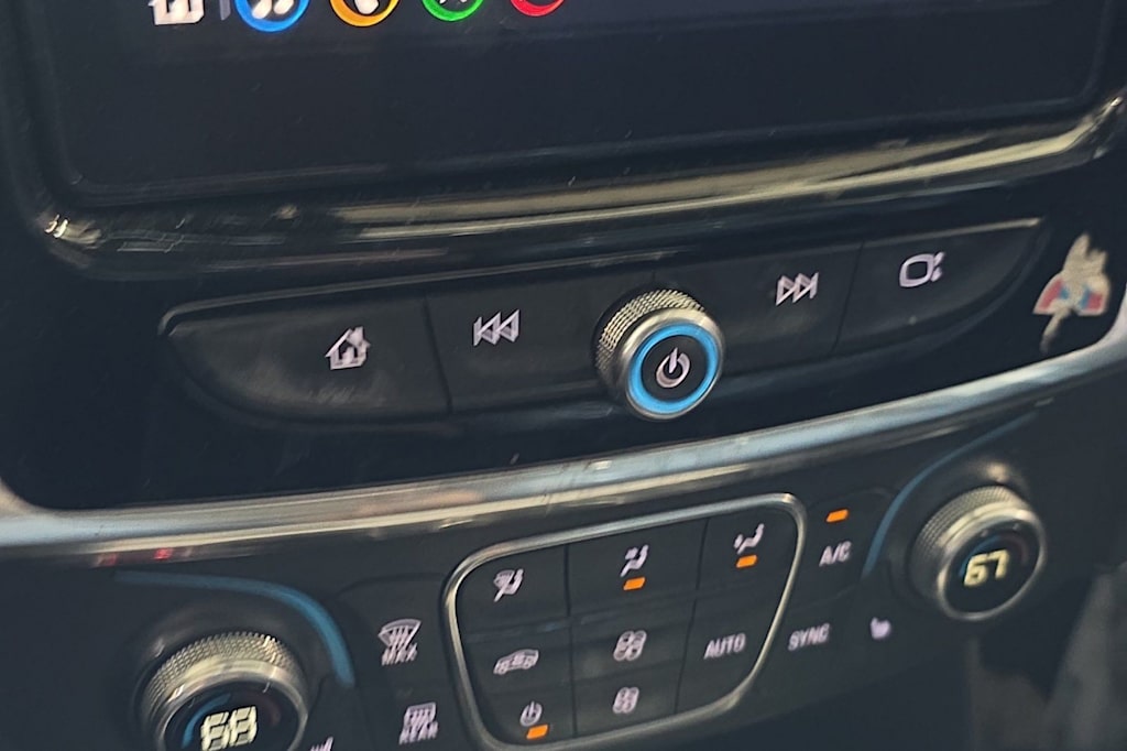 Thumbnail: 2021 Chevrolet Traverse - 25