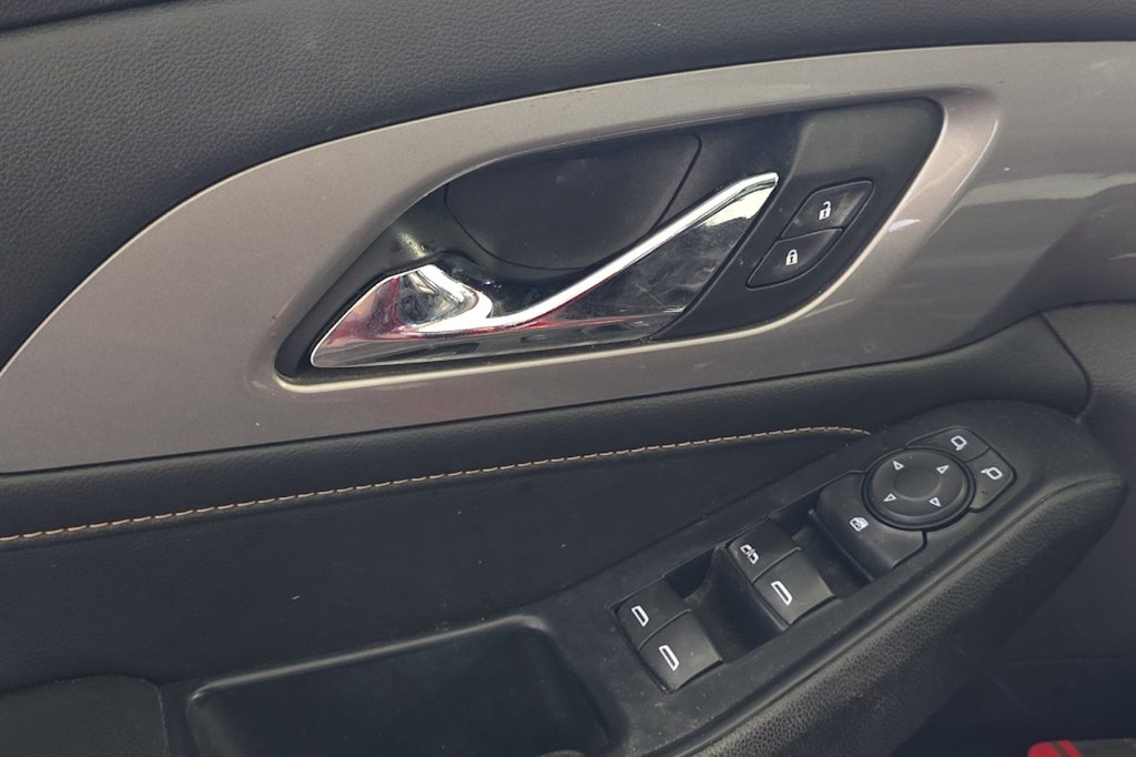Thumbnail: 2021 Chevrolet Traverse - 22