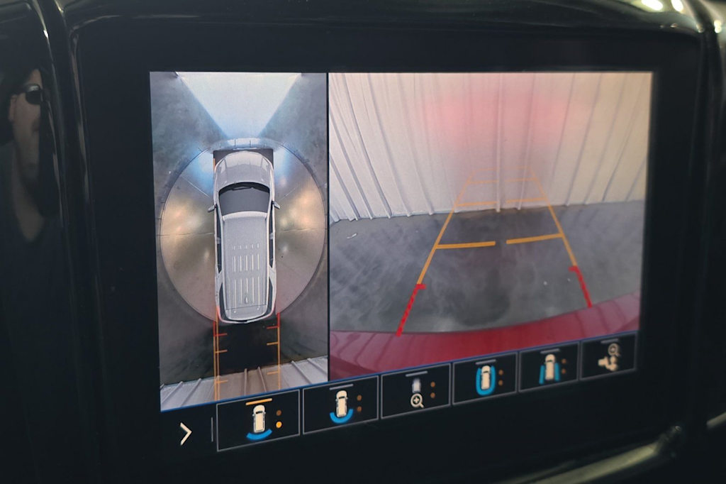 Thumbnail: 2021 Chevrolet Traverse - 24