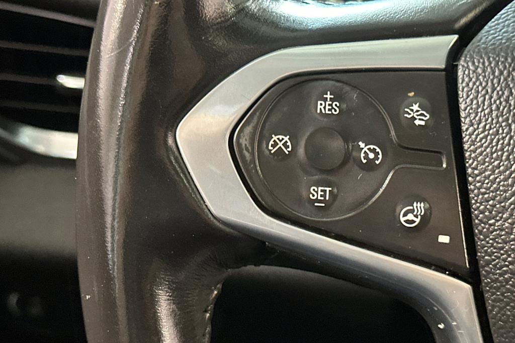 Thumbnail: 2021 Chevrolet Traverse - 31