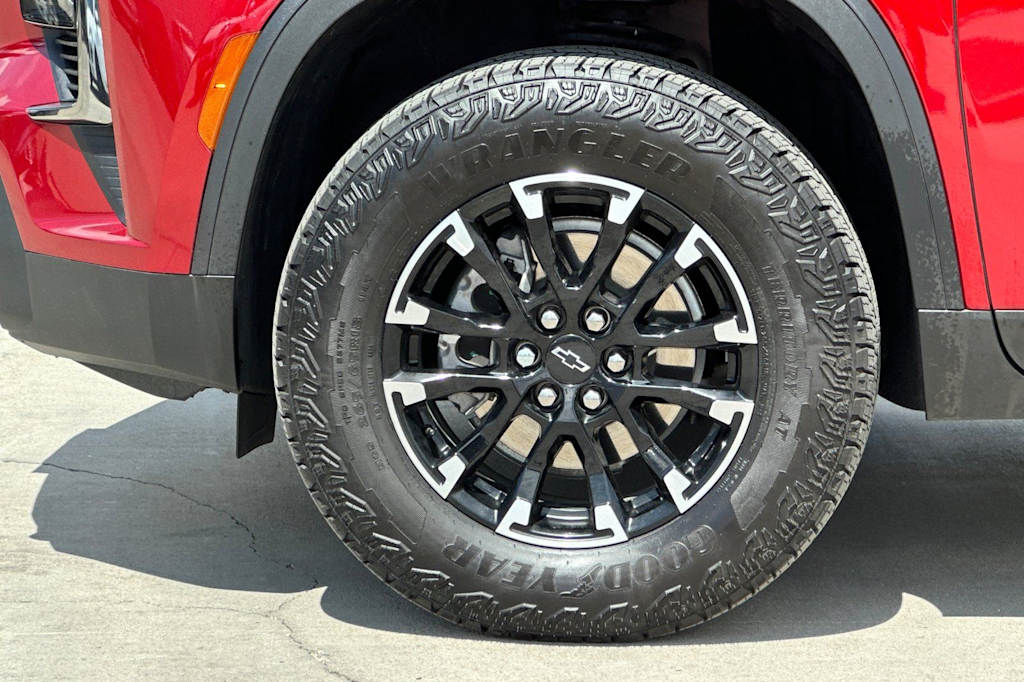 Thumbnail: 2025 Chevrolet Traverse - 8