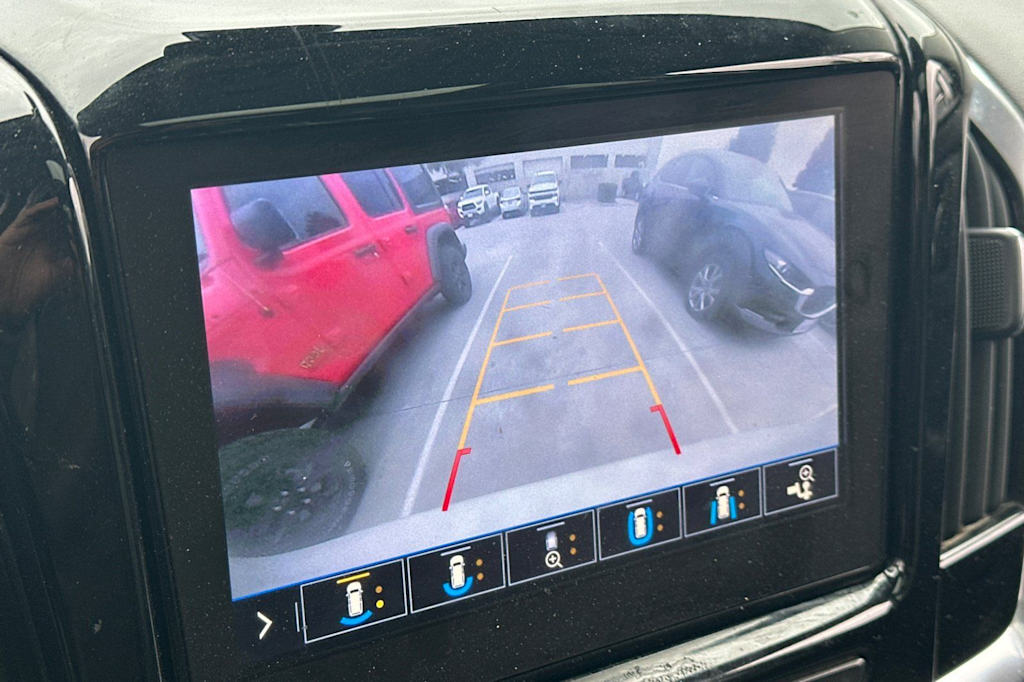 Thumbnail: 2020 Chevrolet Traverse - 23