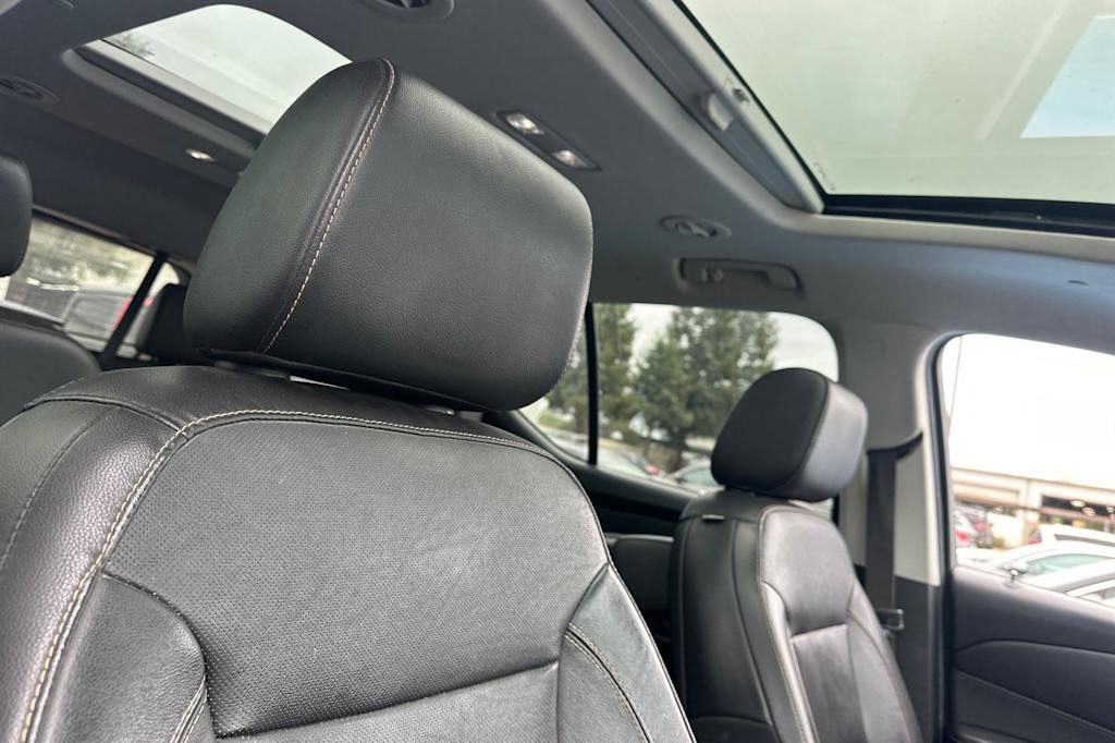 Thumbnail: 2020 Chevrolet Traverse - 21