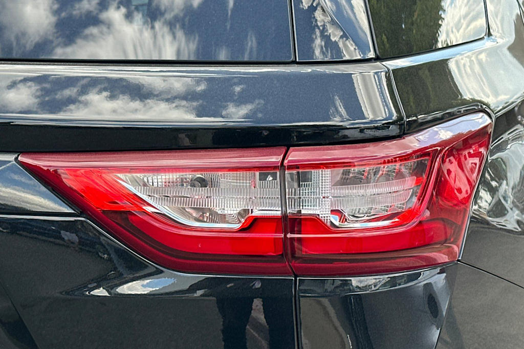 Thumbnail: 2018 Chevrolet Traverse - 36