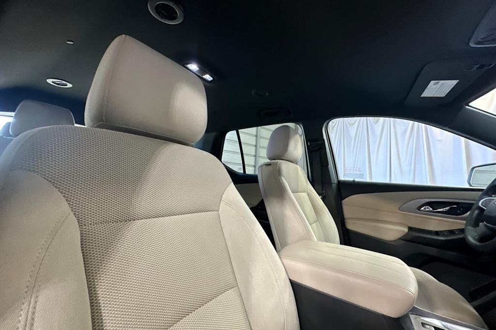 Thumbnail: 2023 Chevrolet Traverse - 11