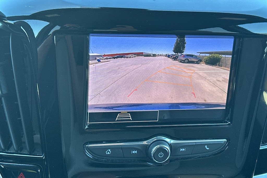 Thumbnail: 2023 Chevrolet Traverse - 26