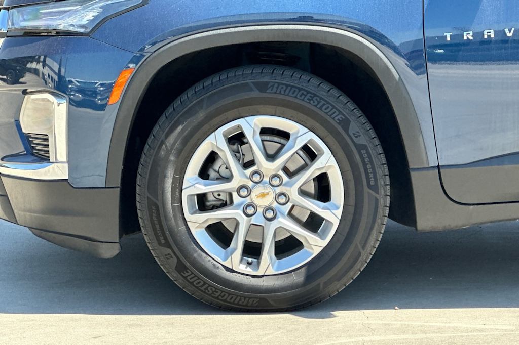Thumbnail: 2023 Chevrolet Traverse - 8