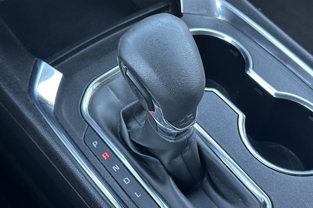 Thumbnail: 2023 Chevrolet Traverse - 16