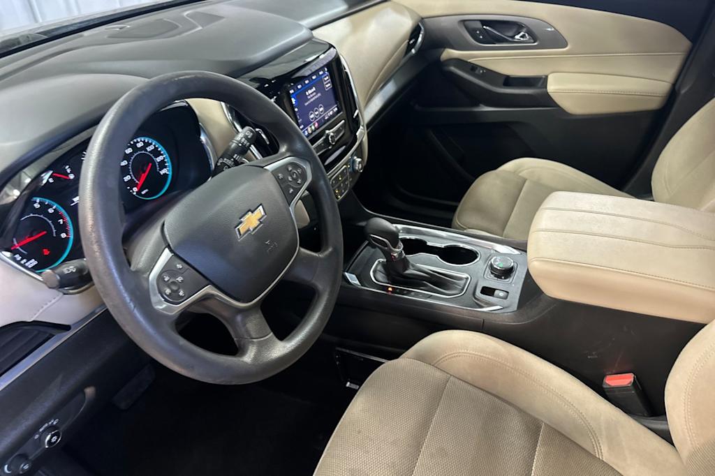 Thumbnail: 2023 Chevrolet Traverse - 9