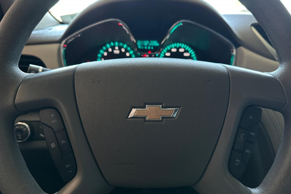 Thumbnail: 2017 Chevrolet Traverse - 26