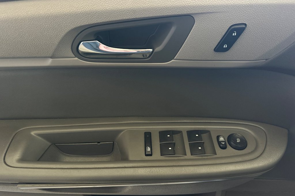 Thumbnail: 2017 Chevrolet Traverse - 22