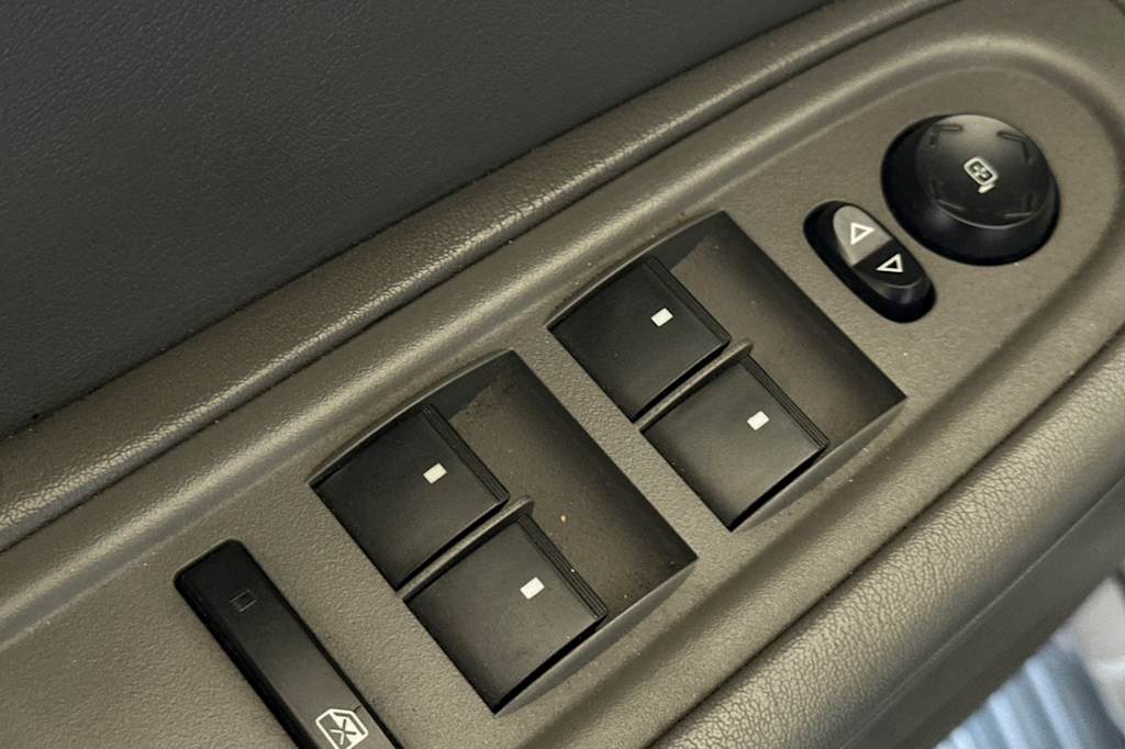 Thumbnail: 2017 Chevrolet Traverse - 23