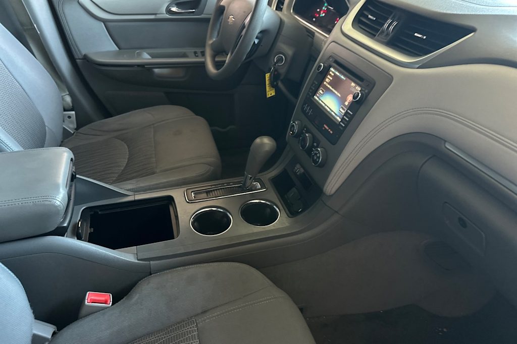 Thumbnail: 2017 Chevrolet Traverse - 13