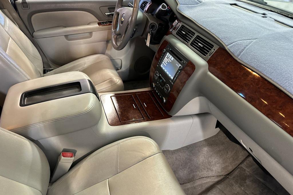 Thumbnail: 2012 Chevrolet Tahoe - 12