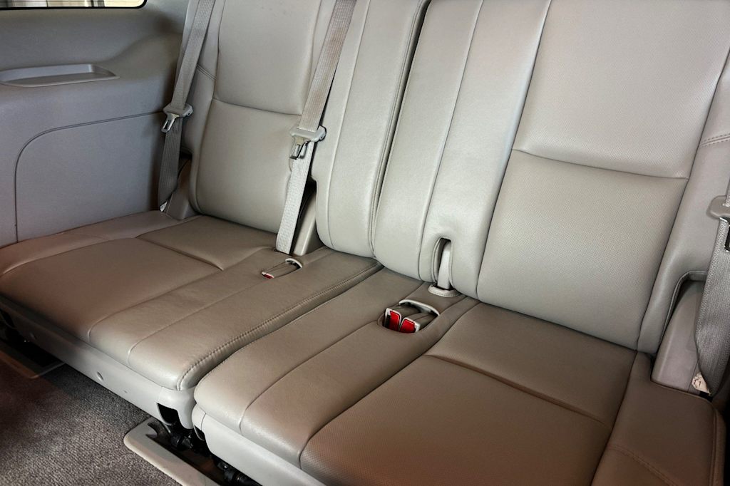 Thumbnail: 2012 Chevrolet Tahoe - 12