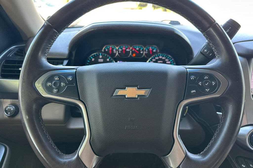 Thumbnail: 2015 Chevrolet Suburban - 14