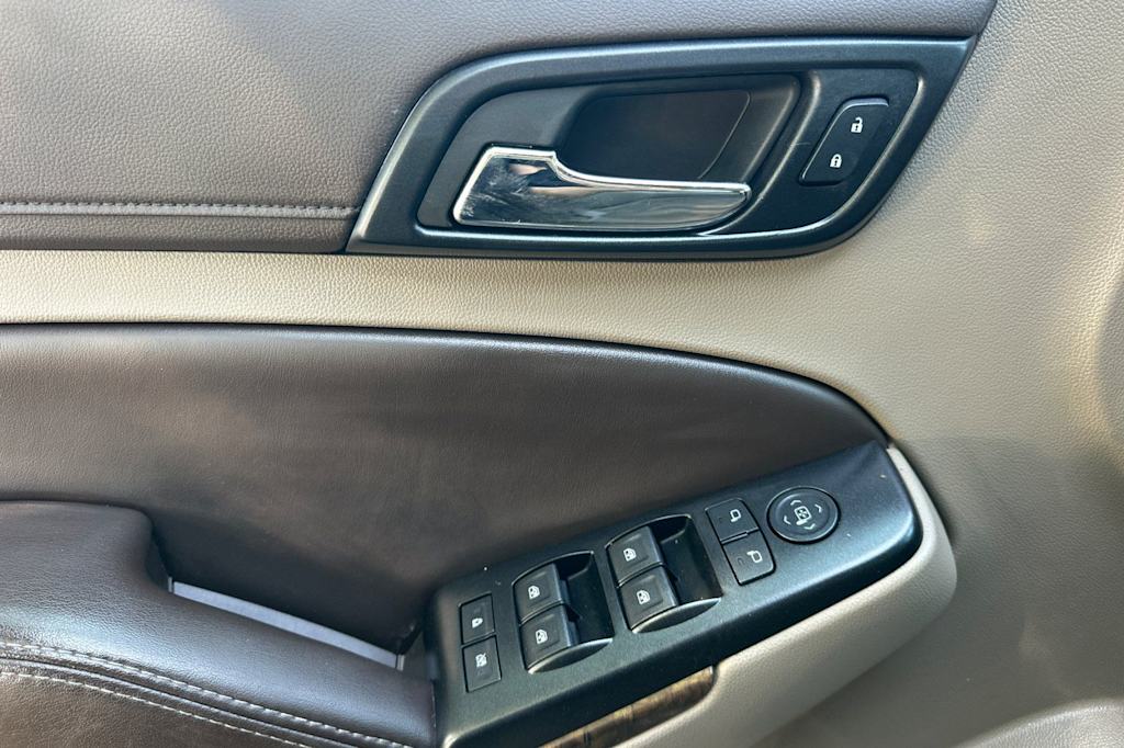 Thumbnail: 2015 Chevrolet Suburban - 24