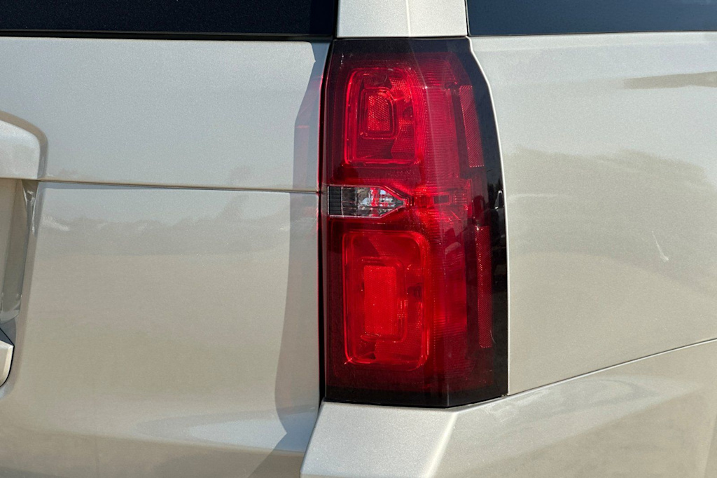 Thumbnail: 2015 Chevrolet Suburban - 36