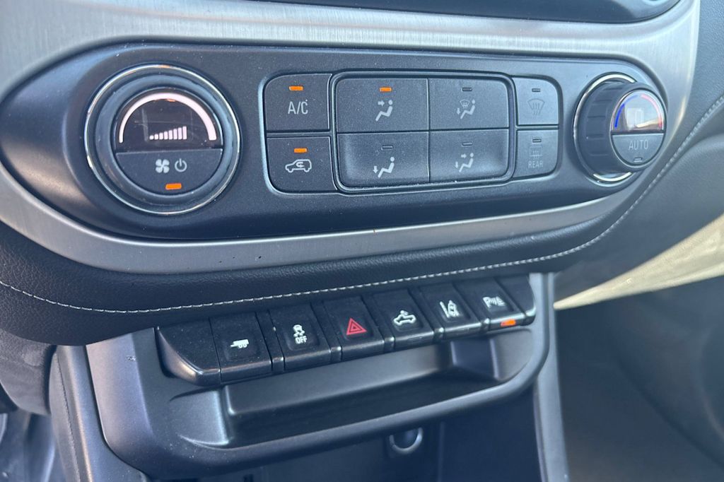 Thumbnail: 2021 GMC Canyon - 24