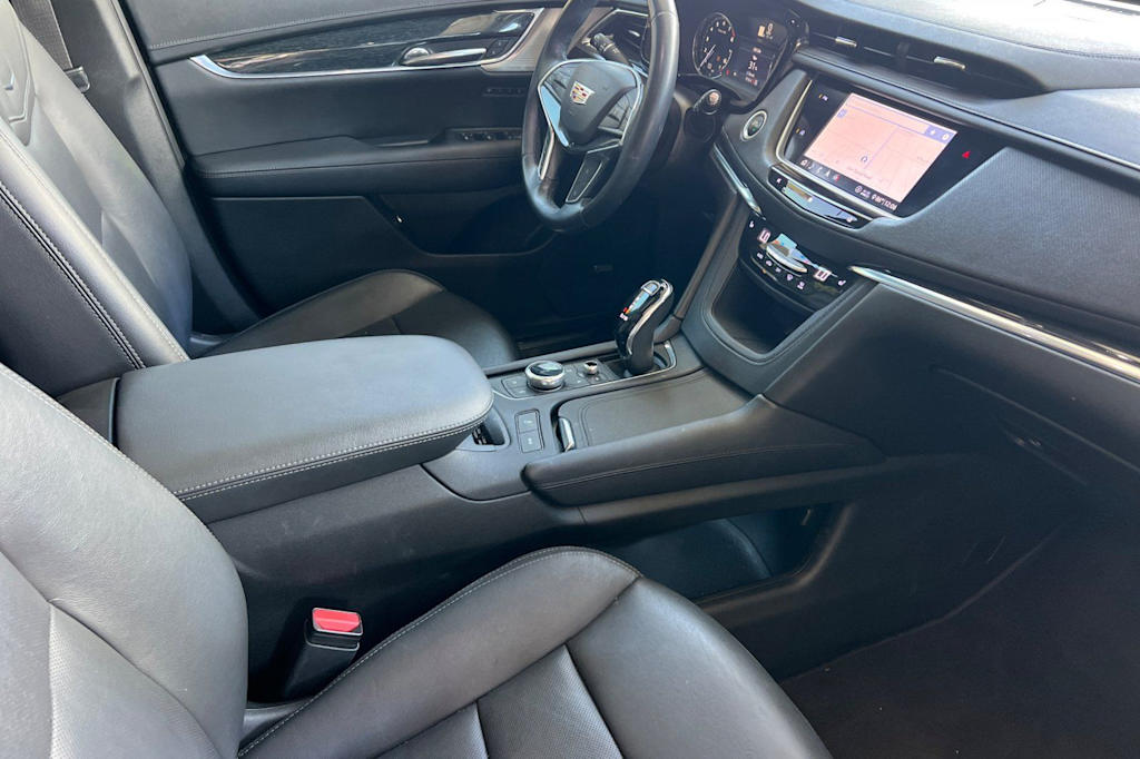 Thumbnail: 2020 Cadillac XT5 - 12