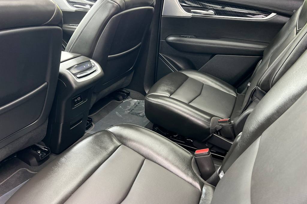 Thumbnail: 2025 Cadillac XT6 - 10