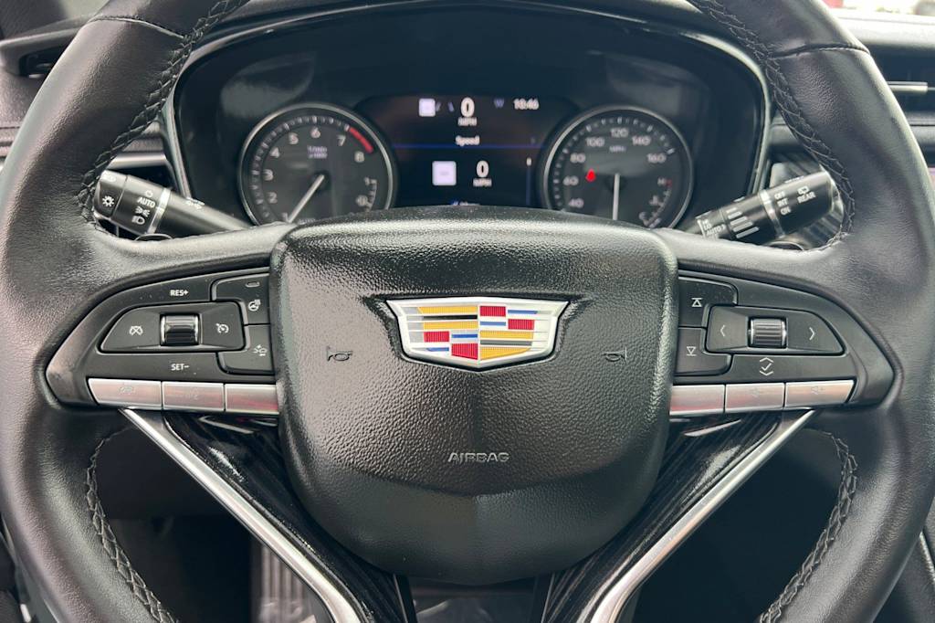 Thumbnail: 2025 Cadillac XT6 - 32