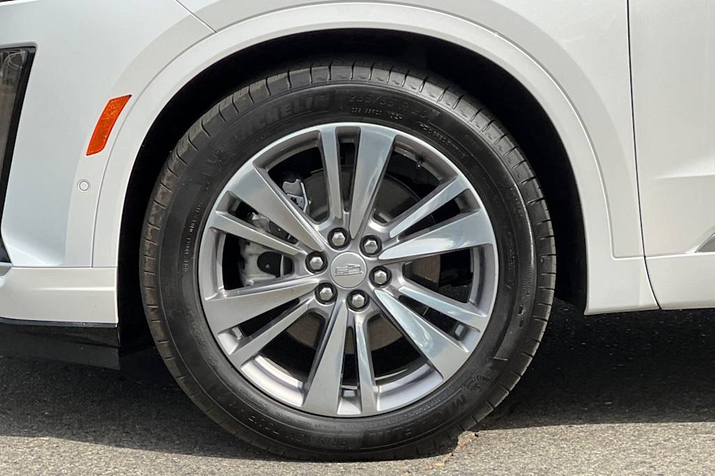 Thumbnail: 2025 Cadillac XT6 - 8