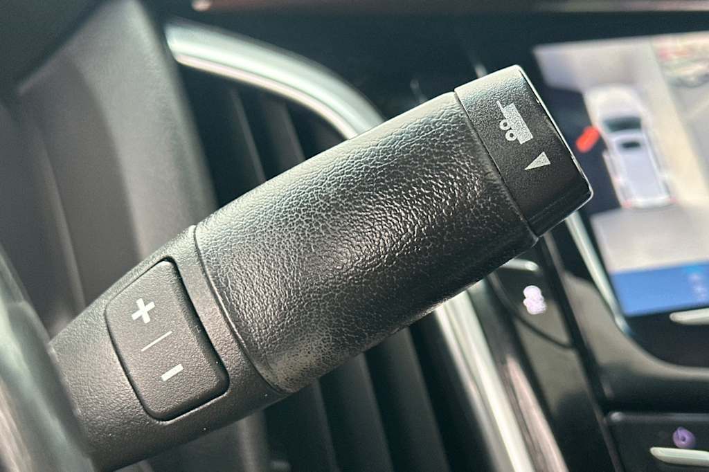 Thumbnail: 2018 Cadillac Escalade - 10