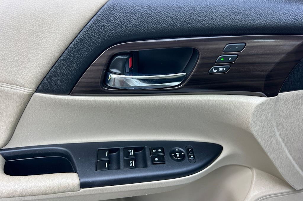 Thumbnail: 2016 Honda Accord - 21