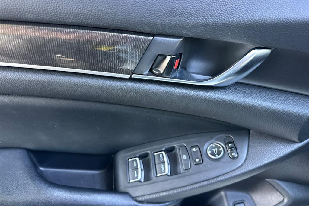 Thumbnail: 2018 Honda Accord - 23