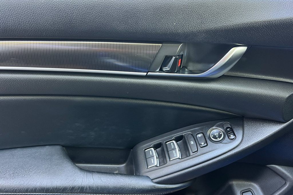 Thumbnail: 2018 Honda Accord - 22