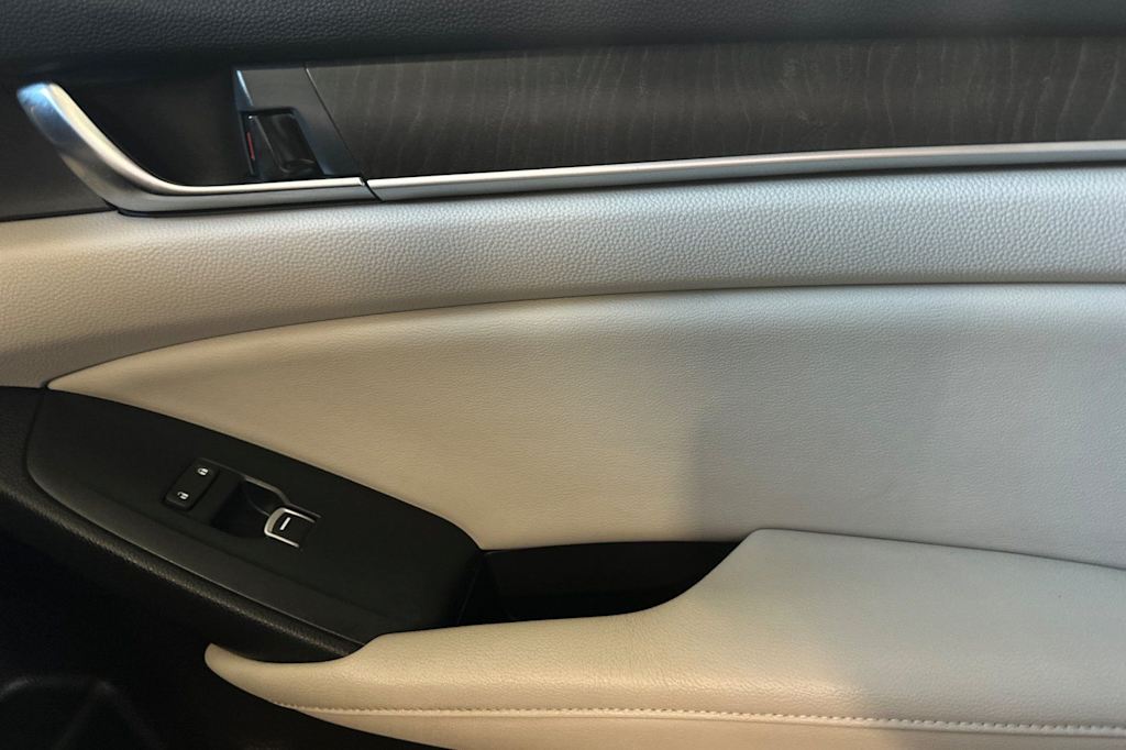 Thumbnail: 2018 Honda Accord - 25