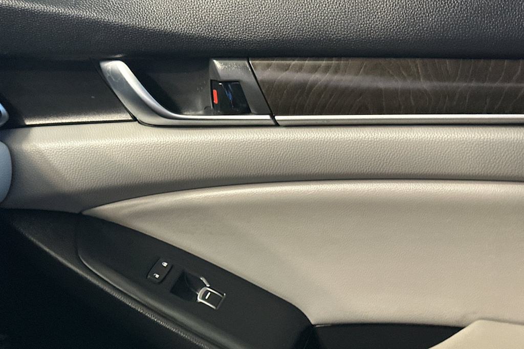 Thumbnail: 2018 Honda Accord - 24