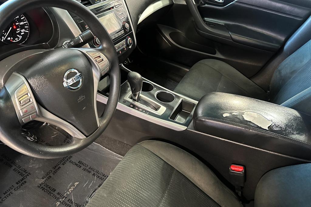 Thumbnail: 2015 Nissan Altima - 9