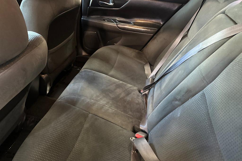 Thumbnail: 2015 Nissan Altima - 11