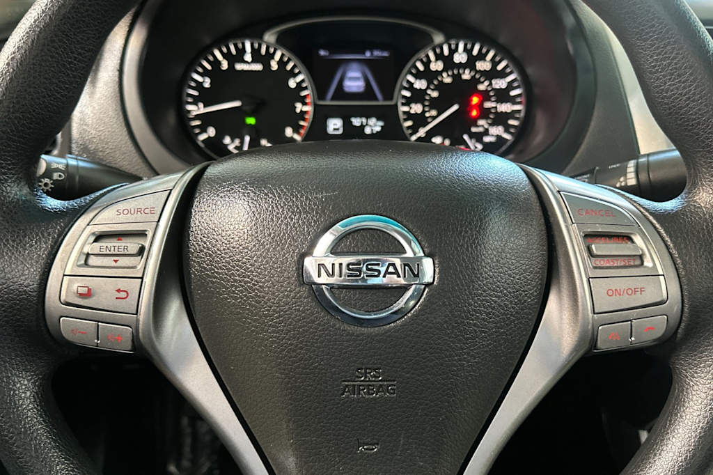 Thumbnail: 2015 Nissan Altima - 28