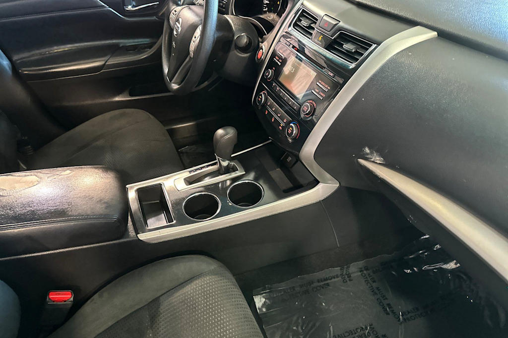 Thumbnail: 2015 Nissan Altima - 13
