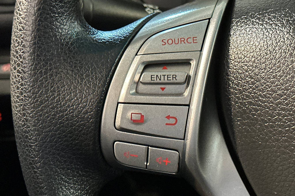 Thumbnail: 2015 Nissan Altima - 30