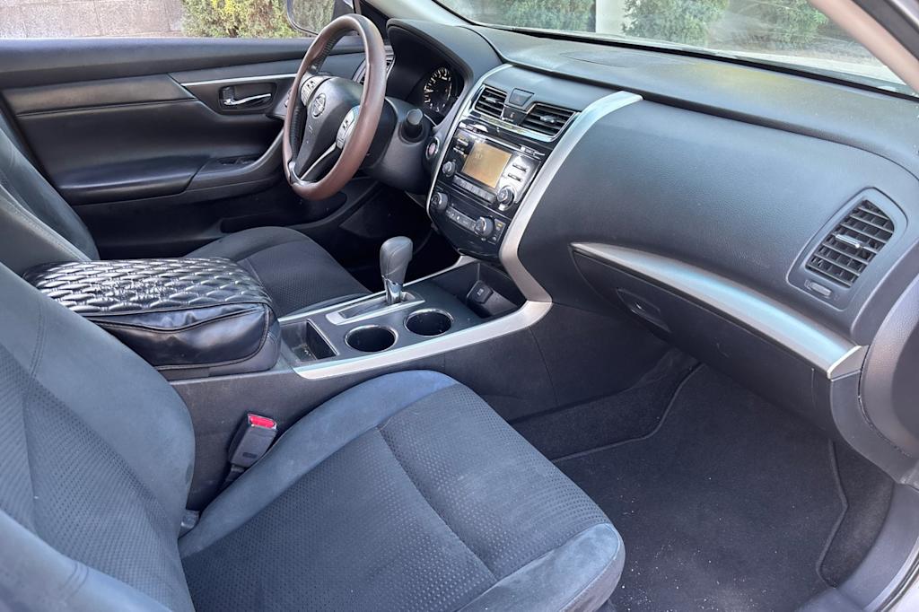 Thumbnail: 2015 Nissan Altima - 12