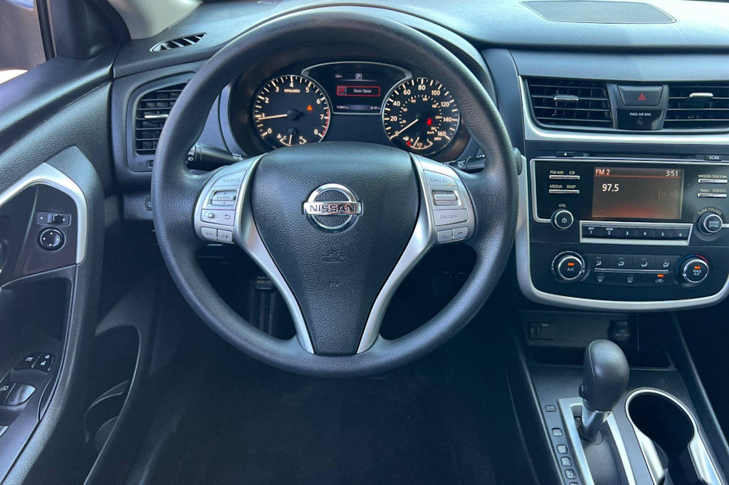 Thumbnail: 2016 Nissan Altima - 12