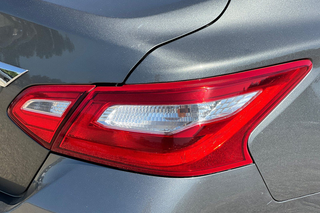 Thumbnail: 2016 Nissan Altima - 34