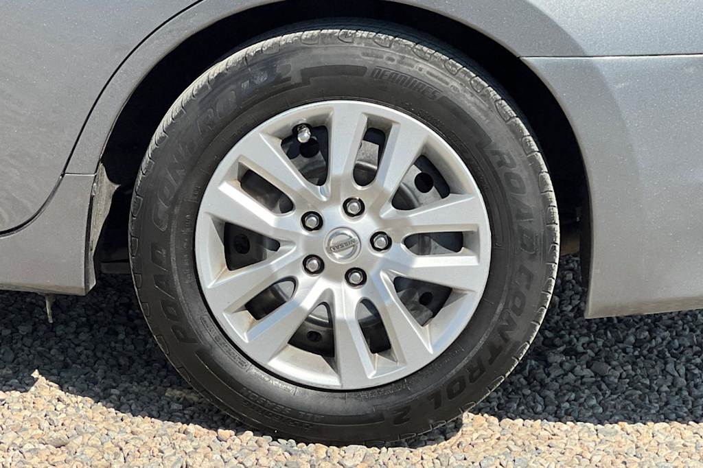 Thumbnail: 2016 Nissan Altima - 8