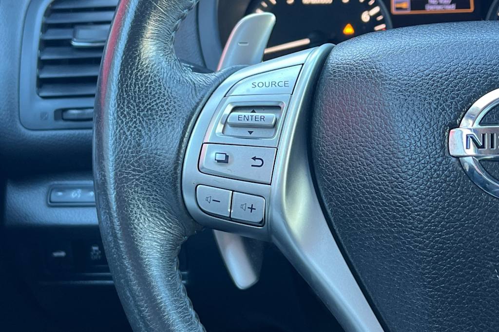 Thumbnail: 2017 Nissan Altima - 31