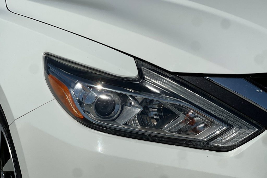 Thumbnail: 2018 Nissan Altima - 34