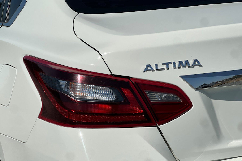 Thumbnail: 2018 Nissan Altima - 35