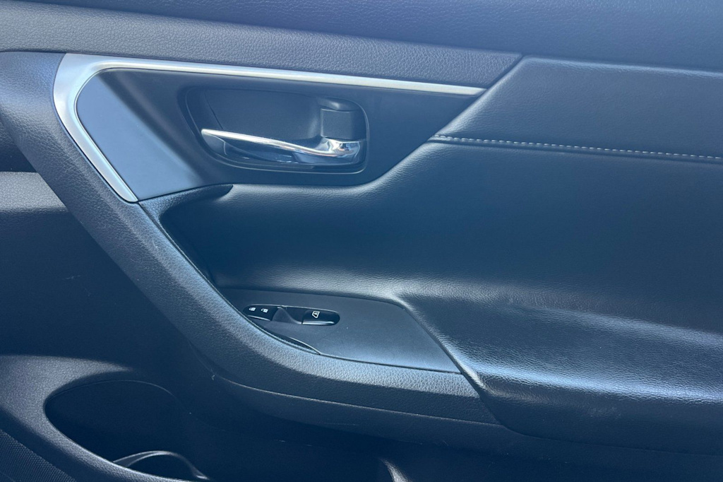 Thumbnail: 2018 Nissan Altima - 26