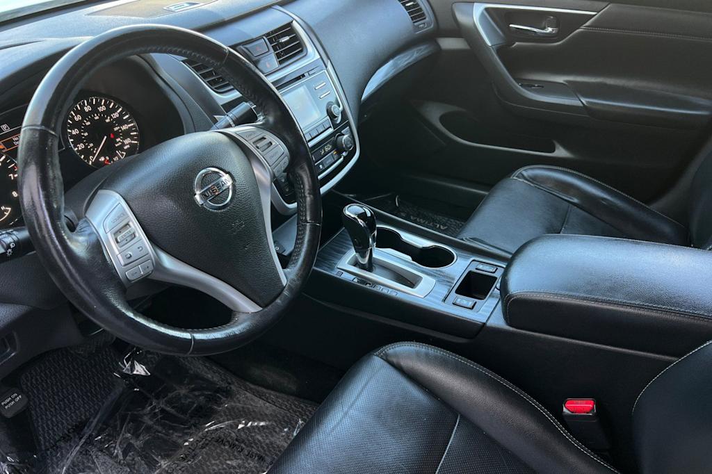 Thumbnail: 2018 Nissan Altima - 9