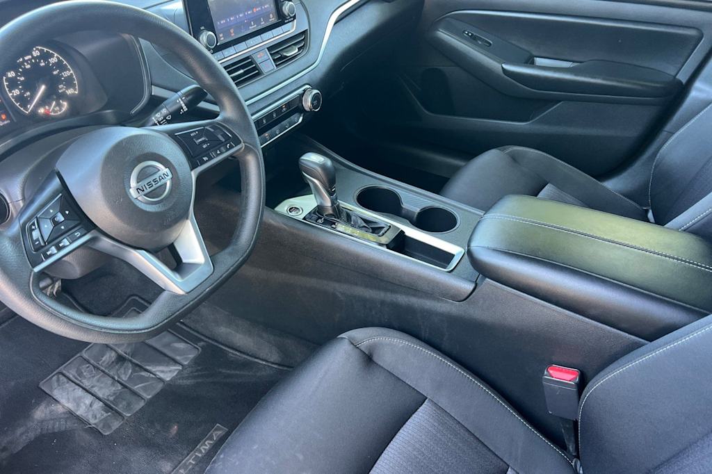 Thumbnail: 2021 Nissan Altima - 9