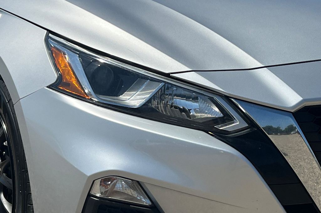 Thumbnail: 2021 Nissan Altima - 33