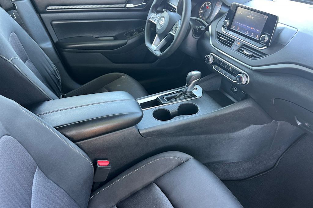 Thumbnail: 2021 Nissan Altima - 10